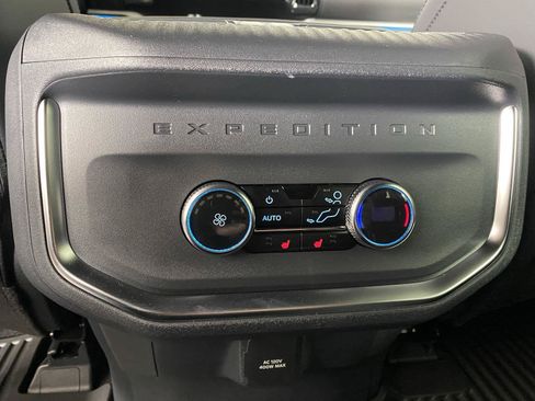 Used 2025 Ford Expedition Max Platinum w/ Stealth Performance Package AWD/4WD image 30