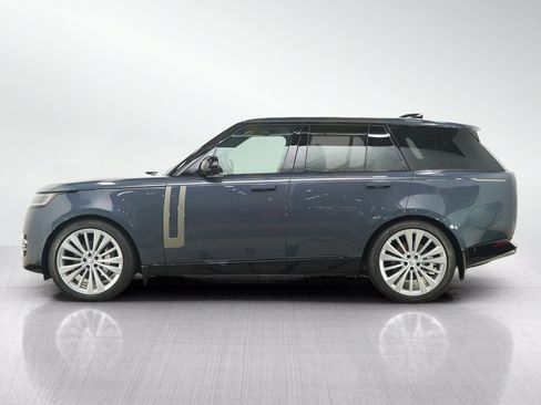 Used 2025 Land Rover Range Rover SE AWD/4WD image 2
