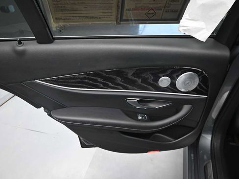Used 2019 Mercedes-Benz E 300 4MATIC image 16