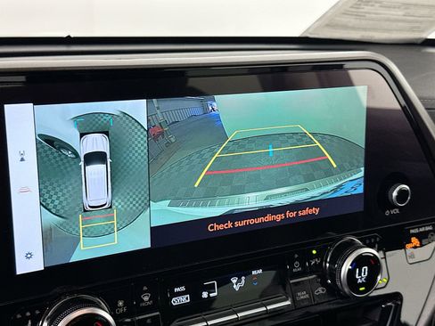 Used 2024 Toyota Highlander Limited image 14