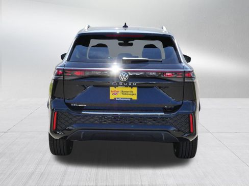 Certified 2026 Volkswagen Tiguan SEL R-Line AWD/4WD image 6