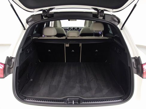 Certified 2025 Mercedes-Benz GLC 300 4MATIC image 25