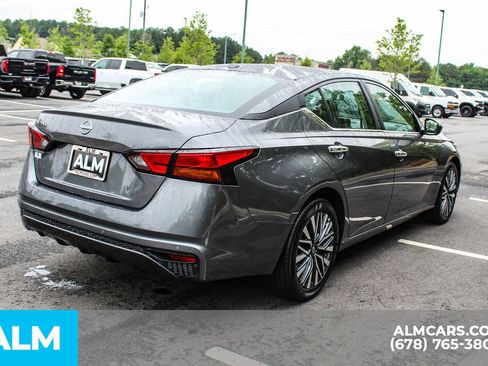 Used 2025 Nissan Altima 2.5 SV FWD image 5