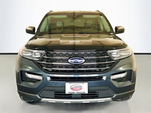 Used 2022 Ford Explorer XLT w/ Equipment Group 202A image 2