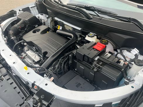 New 2026 Chevrolet Equinox LT image 9