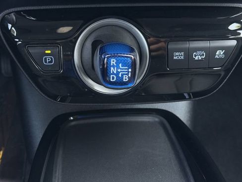 Used 2022 Toyota Prius Prime LE FWD image 19