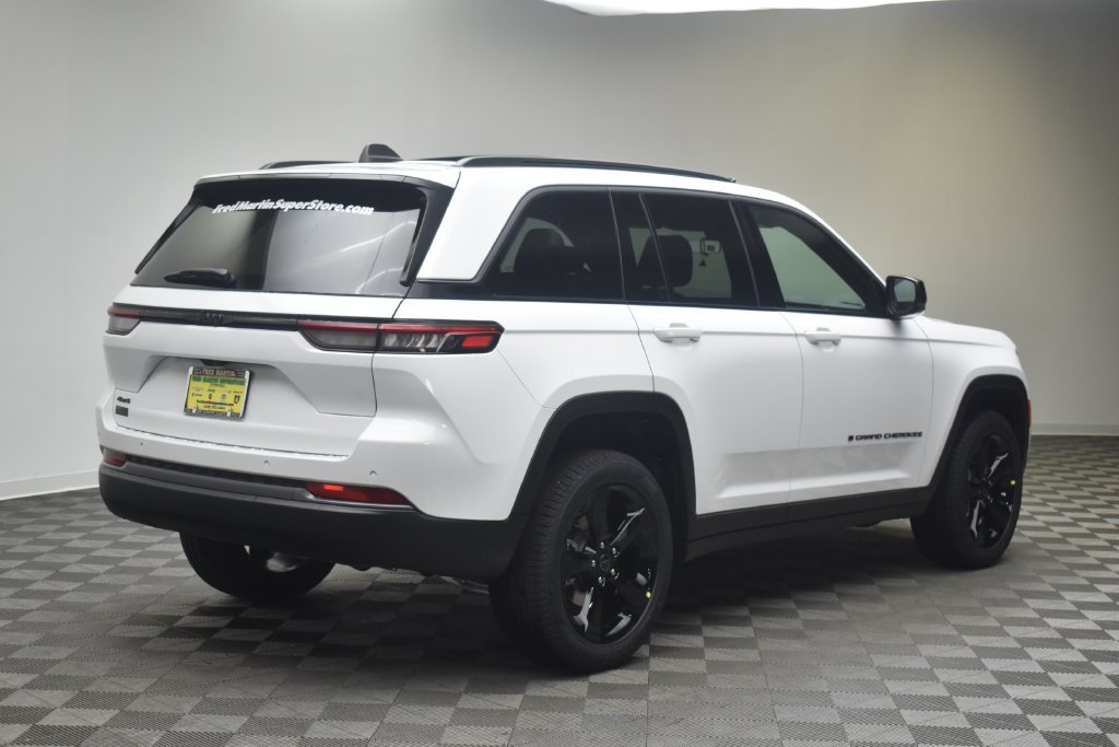New 2027 Jeep Grand Cherokee Limited AWD/4WD image 8
