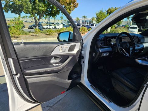 Used 2024 Mercedes-Benz GLE 450e 4MATIC image 15