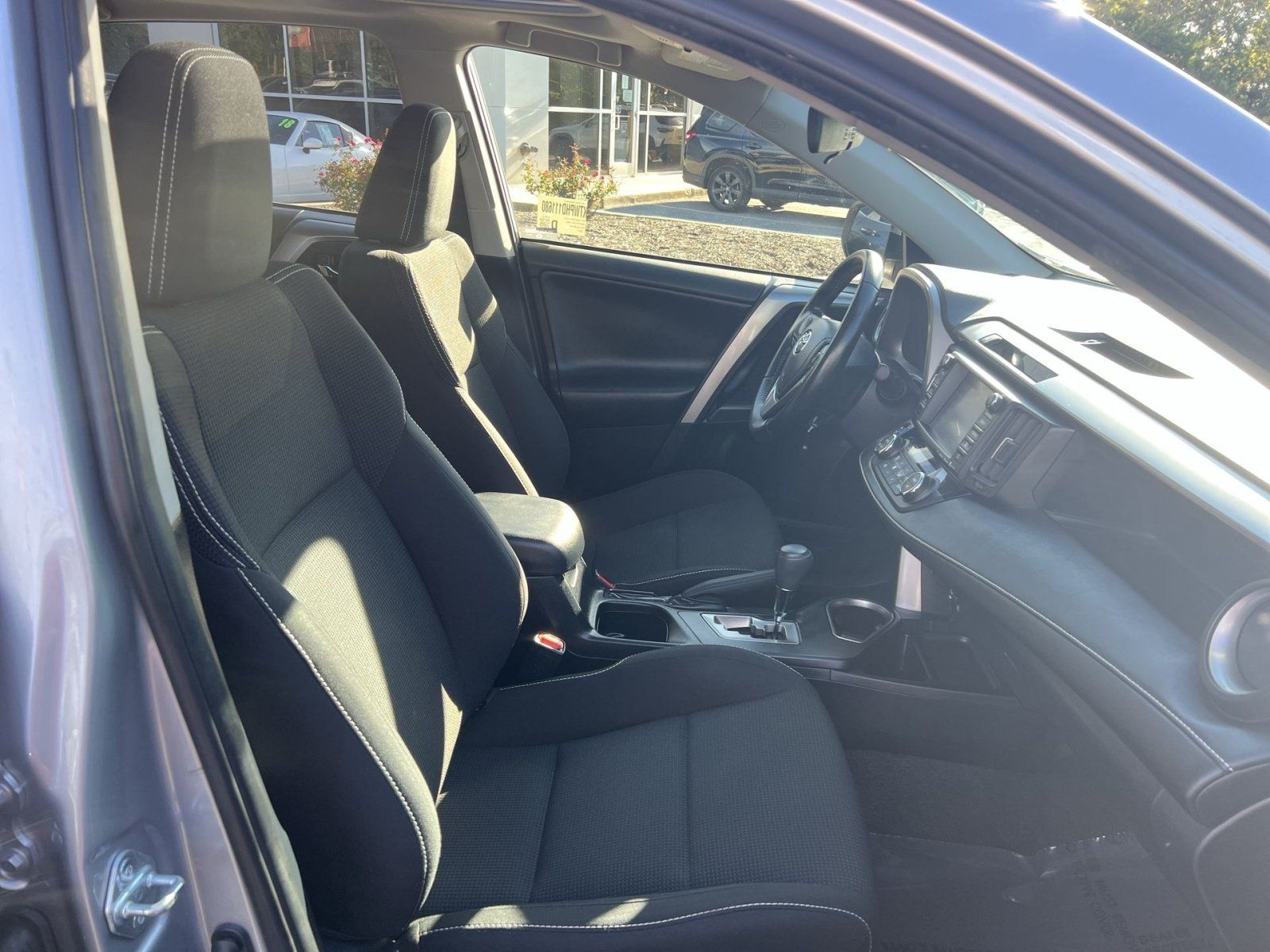Used 2017 Toyota RAV4 XLE w/ Convenience Package AWD/4WD image 26
