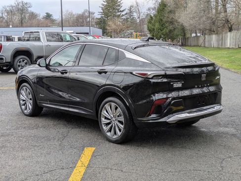 Certified 2024 Buick Envista Avenir image 5