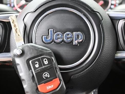 Used 2021 Jeep Gladiator Rubicon AWD/4WD image 47