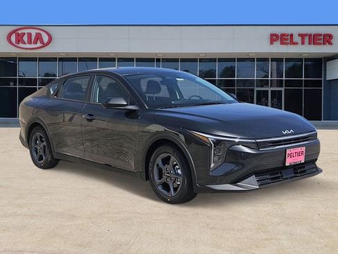 New 2026 Kia K4 LXS image 1