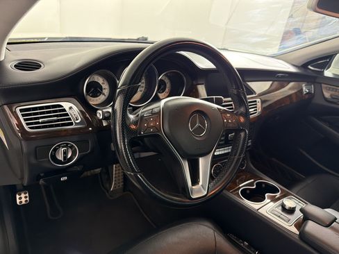 Used 2013 Mercedes-Benz CLS 550 4MATIC image 4
