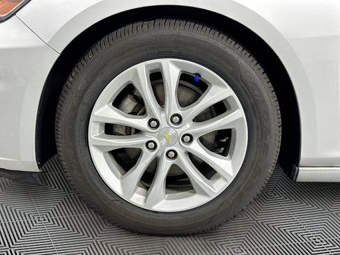Used 2018 Chevrolet Malibu LT image 32