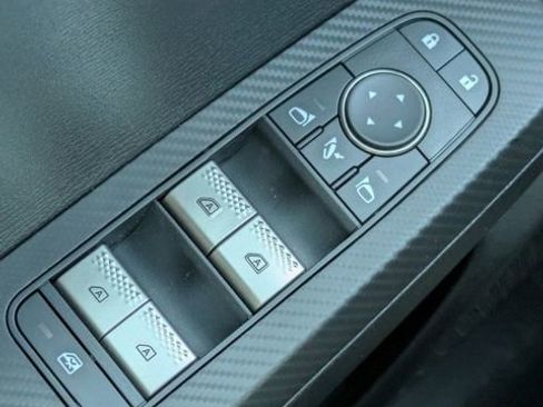 New 2025 Mitsubishi Outlander SEL image 25