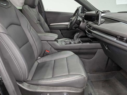 Certified 2024 Cadillac XT4 Premium Luxury w/ Cold Weather Package AWD/4WD image 44