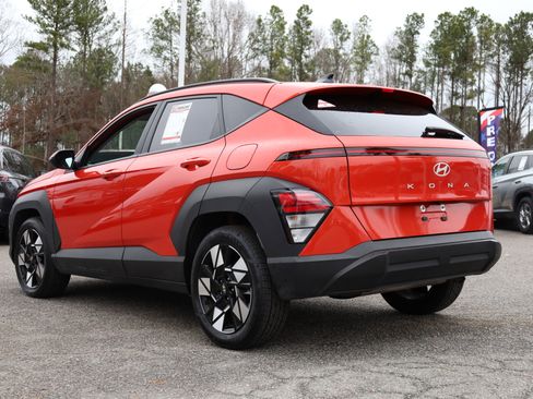 Used 2025 Hyundai Kona SEL image 3