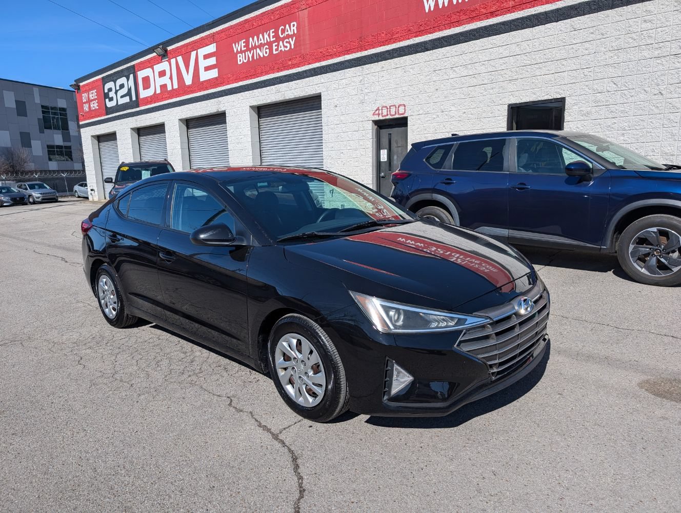 Used 2019 Hyundai Elantra SE w/ Cargo Package FWD image 4
