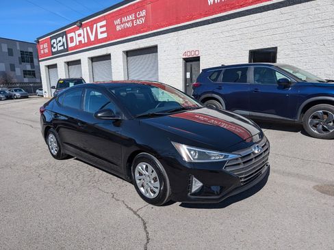 Used 2019 Hyundai Elantra SE w/ Cargo Package image 4
