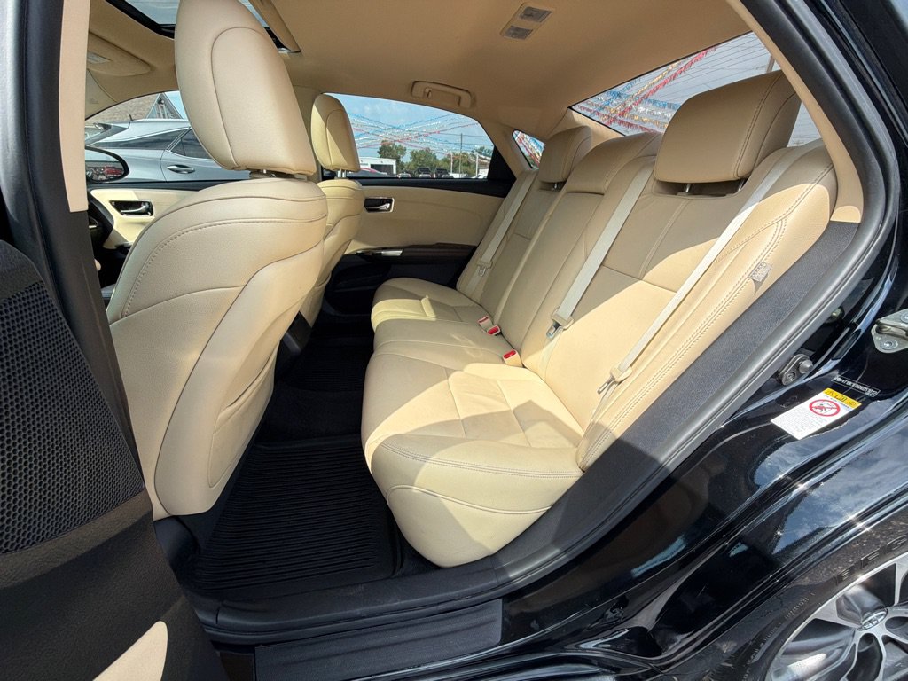 Used 2017 Toyota Avalon XLE Premium w/ All Weather Liner Package FWD image 24