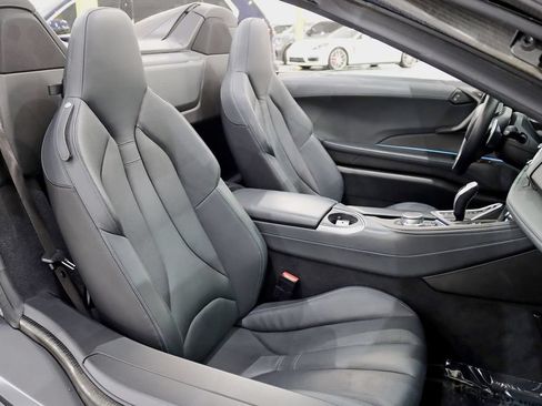 Used 2019 BMW i8 Roadster AWD/4WD image 29
