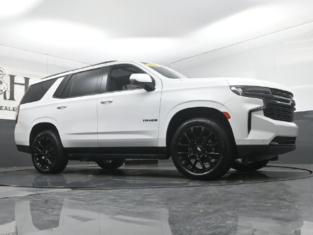 Used 2022 Chevrolet Tahoe RST w/ Luxury Package AWD/4WD image 2