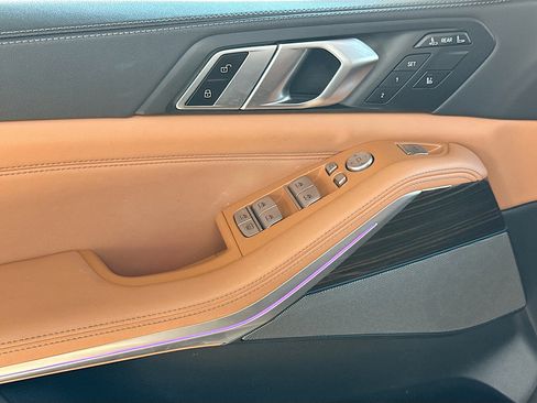 Certified 2024 BMW X7 xDrive40i image 18