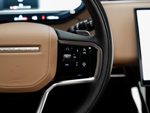 Used 2024 Land Rover Range Rover Sport SE image 44