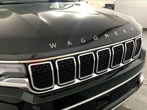Used 2024 Jeep Wagoneer L Series II w/ Flexible Seating Group AWD/4WD image 28