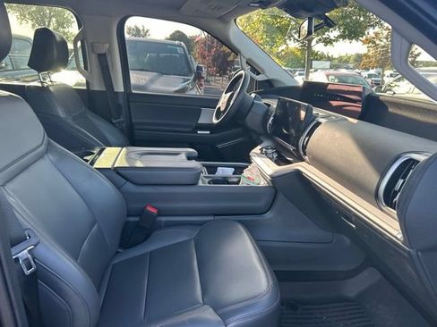 Used 2025 Ford Expedition Max Active AWD/4WD image 7