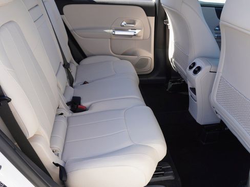 Used 2024 Mercedes-Benz GLB 250 image 33