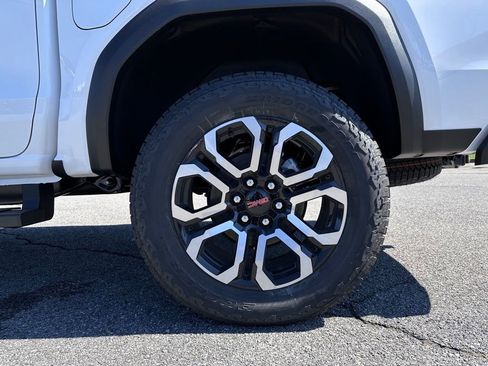 New 2026 GMC Canyon AT4 w/ Technology Plus Package AWD/4WD image 39