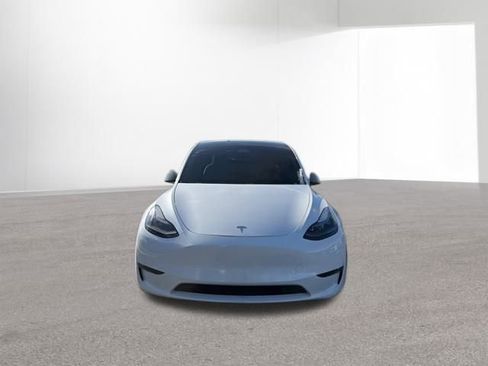 Used 2023 Tesla Model Y Long Range image 3