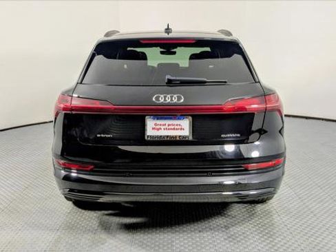 Used 2022 Audi e-tron Premium w/ Convenience Plus Package image 6