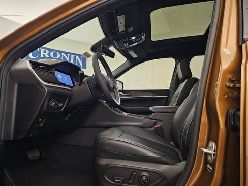New 2026 Jeep Grand Cherokee L Limited AWD/4WD image 6
