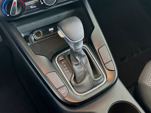 Used 2025 Kia Soul LX w/ LX Technology Package FWD image 23