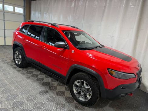 Used 2019 Jeep Cherokee Trailhawk w/ Comfort/Convenience Group AWD/4WD image 9