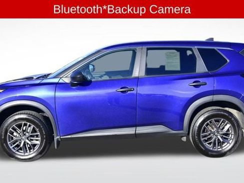 Used 2023 Nissan Rogue S image 2