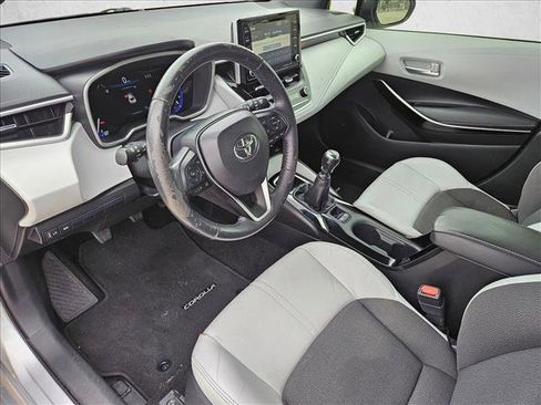 Used 2019 Toyota Corolla XSE image 9