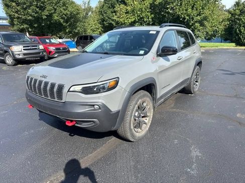 Used 2022 Jeep Cherokee Trailhawk w/ Sound & Nav Group AWD/4WD image 3