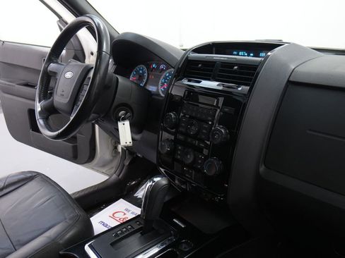 Used 2011 Ford Escape Limited w/ 301A Rapid Spec Order Code image 27
