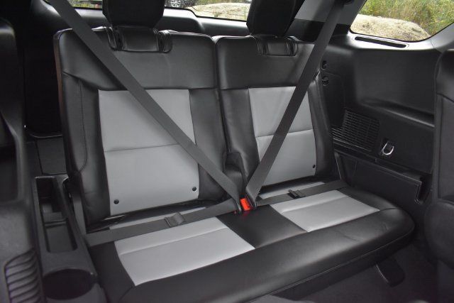 Used 2023 Ford Explorer XLT w/ Equipment Group 202A AWD/4WD image 16