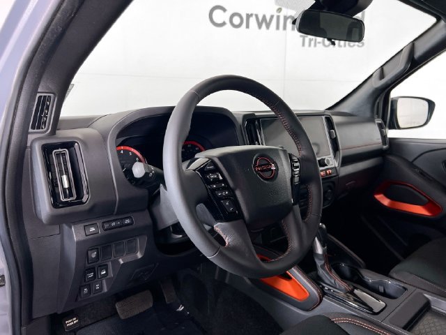 Used 2025 Nissan Frontier PRO-4X AWD/4WD image 4