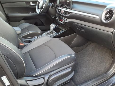 Certified 2023 Kia Forte GT-Line w/ GT-Line Premium Package image 9