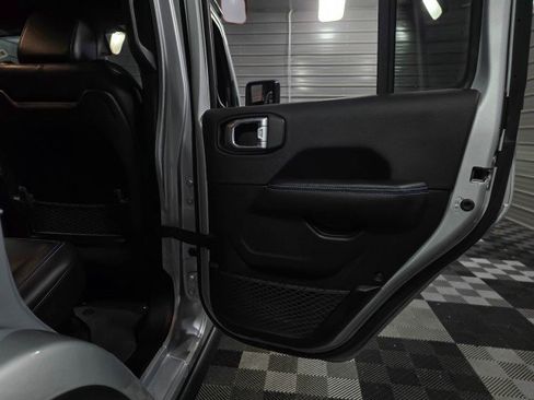 Used 2024 Jeep Wrangler Unlimited Rubicon 4xe AWD/4WD image 34