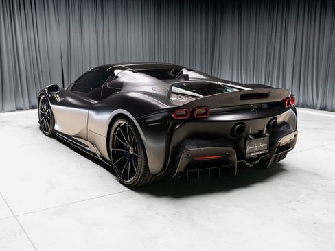 Used 2022 Ferrari SF90 Spider AWD/4WD image 40
