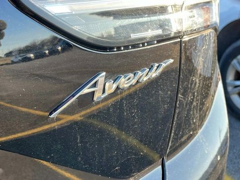 Used 2023 Buick Envision Avenir image 11