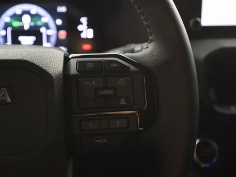 Used 2025 Toyota Land Cruiser image 27