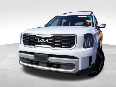 Used 2025 Kia Telluride S AWD/4WD image 3