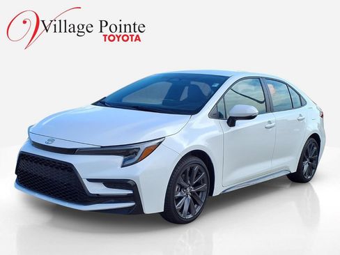 Certified 2026 Toyota Corolla SE FWD image 1